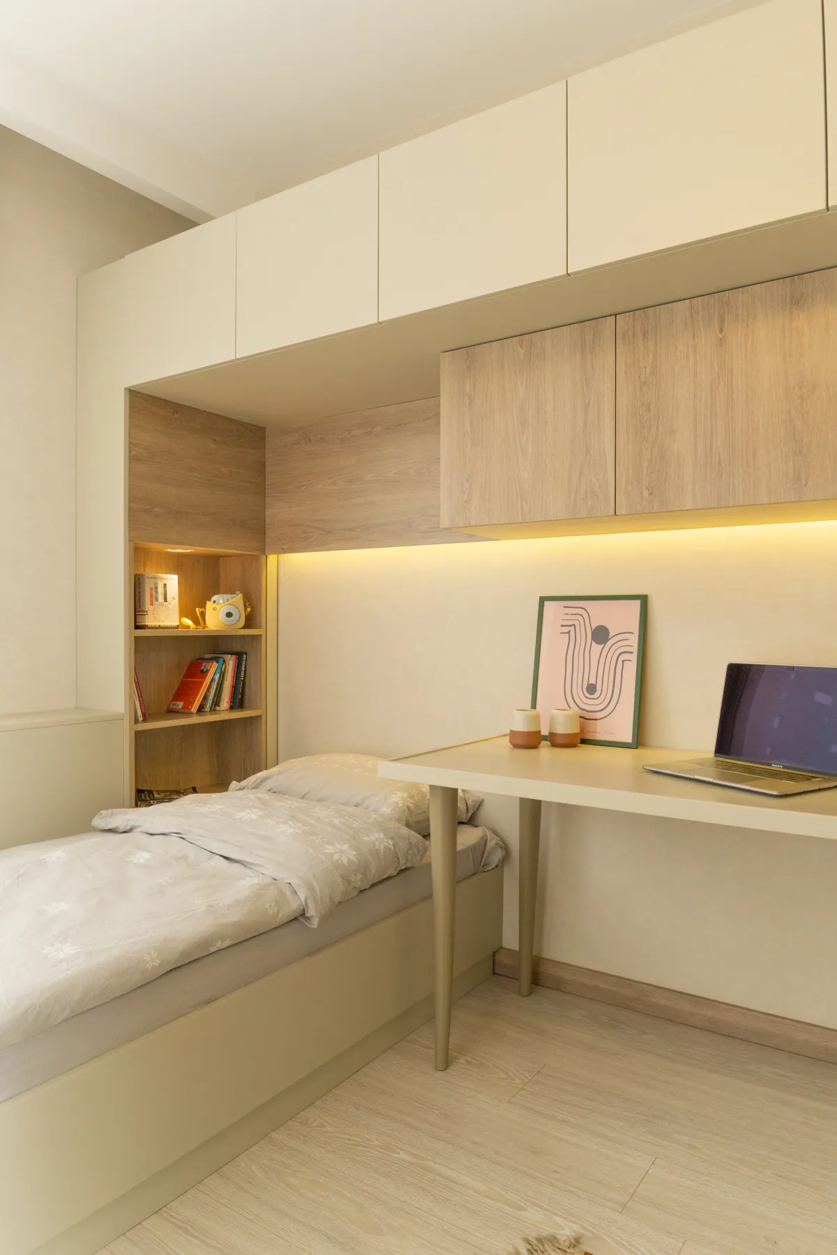 Guest bedroom