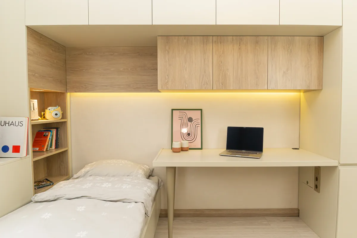 Guest bedroom
